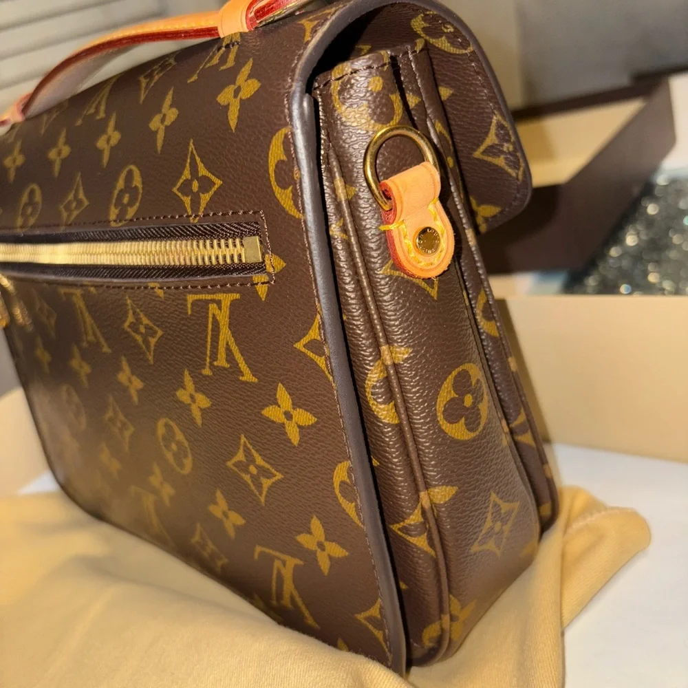 Louis Vuitton Monogram pochette metis - Picture 6 of 17